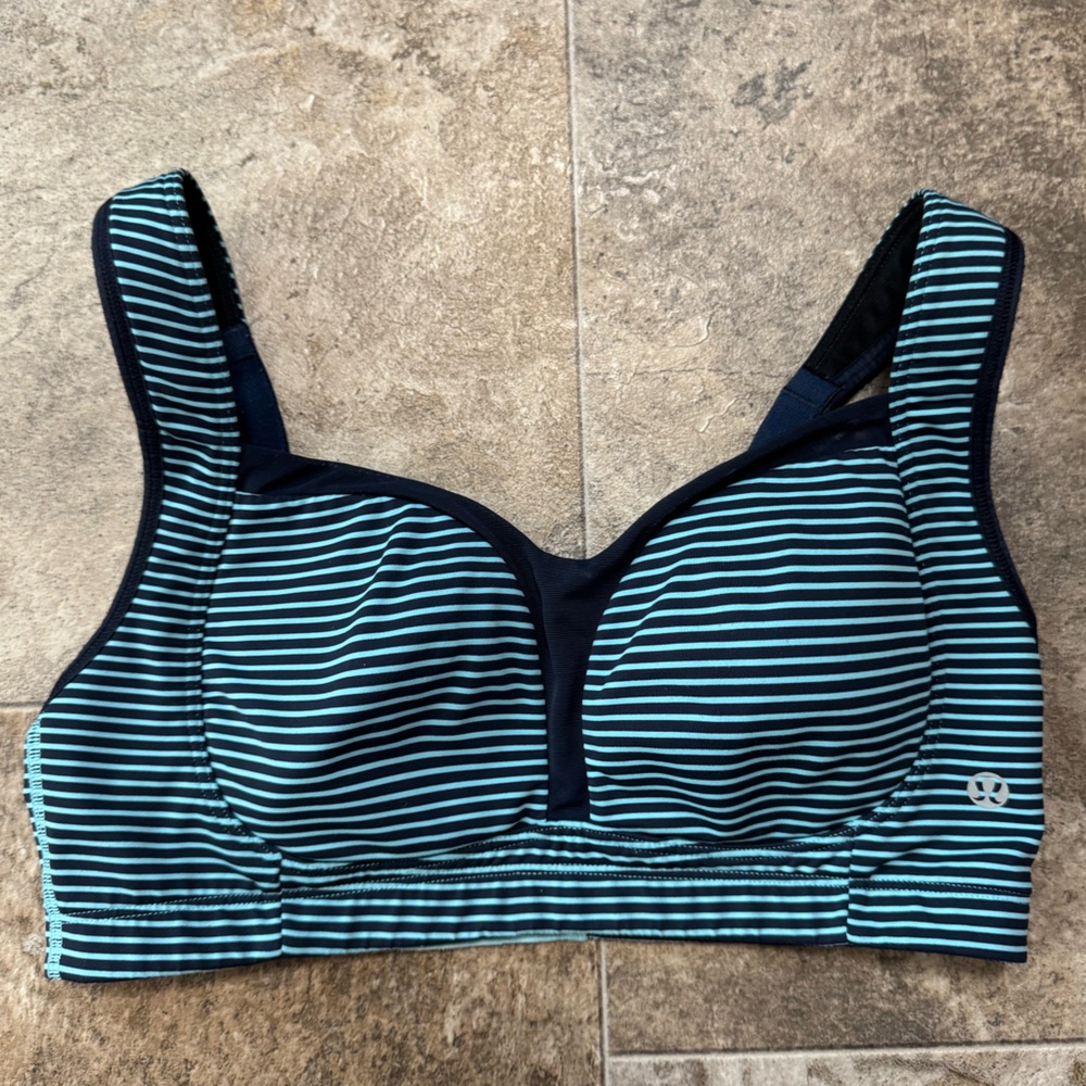 Lululemon blue/stripped sports bra